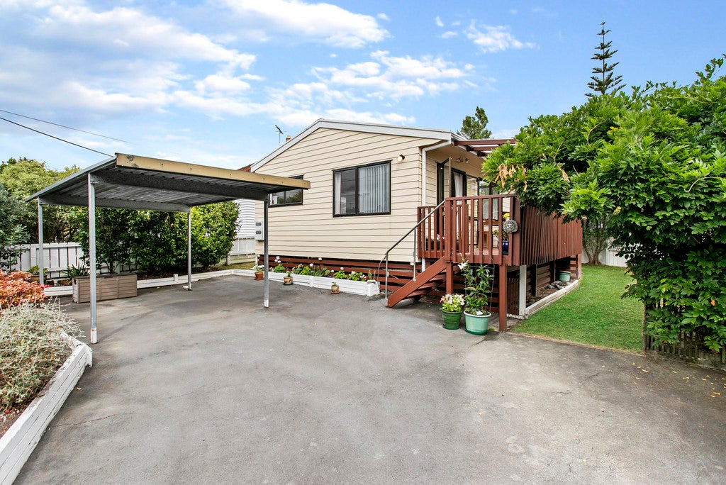 2/144 Lynwood Road, New Lynn, Auckland - Carousel 2