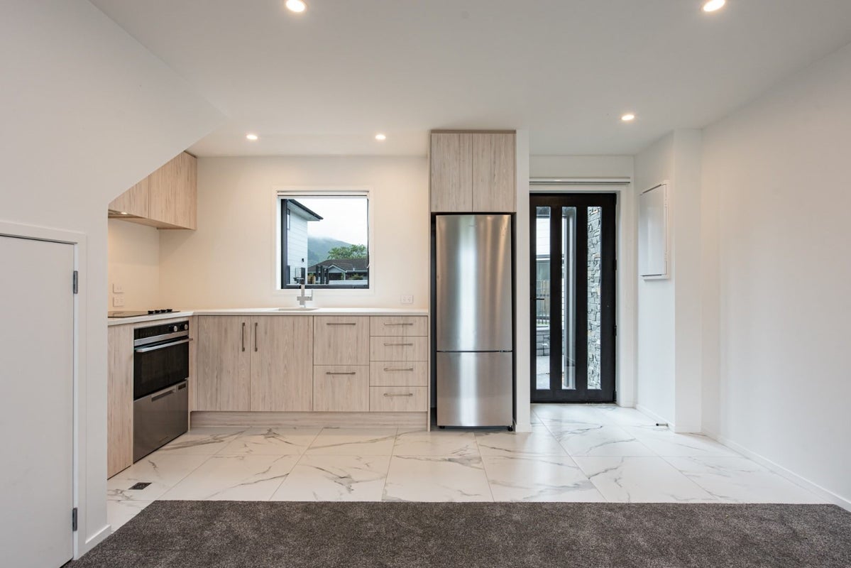 10/123 Cambridge Terrace, Fairfield, Lower Hutt - Carousel 2