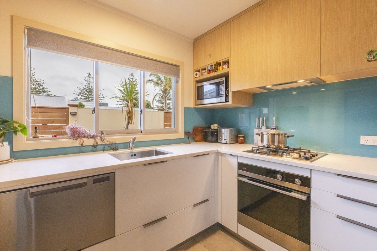 1/87 Waghorne Street, AHURIRI, NAPIER - Carousel 1
