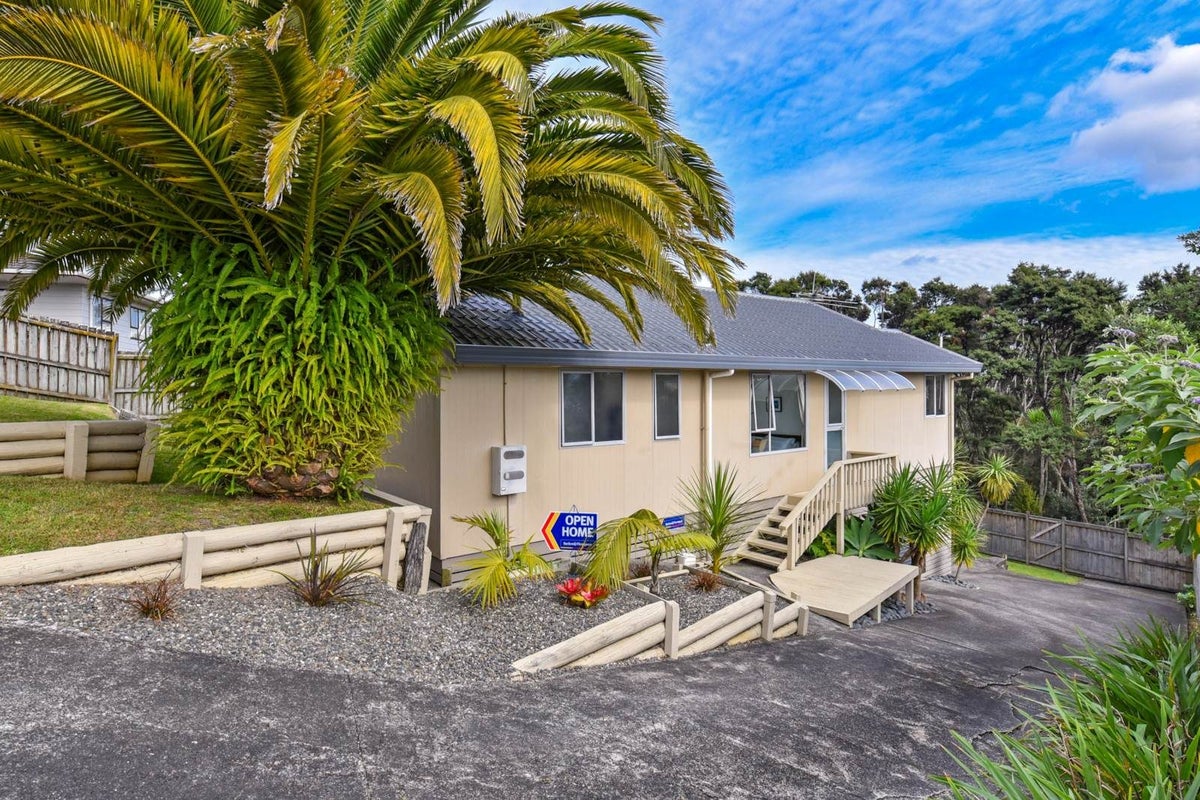 9 Exeter Place, Unsworth Heights, Auckland - Carousel 1