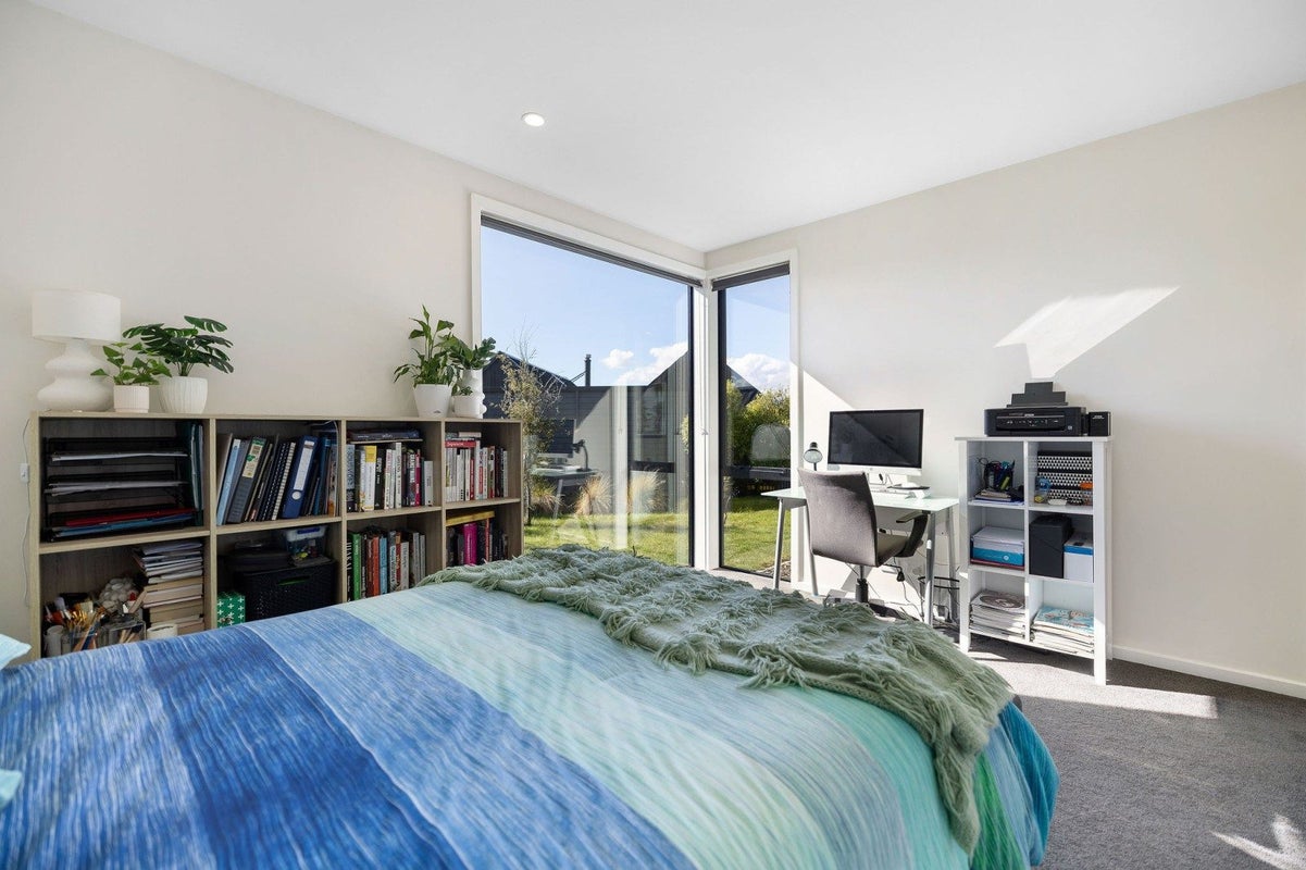 4 McKenzies Shute, Jacks Point, Queenstown - Carousel 41