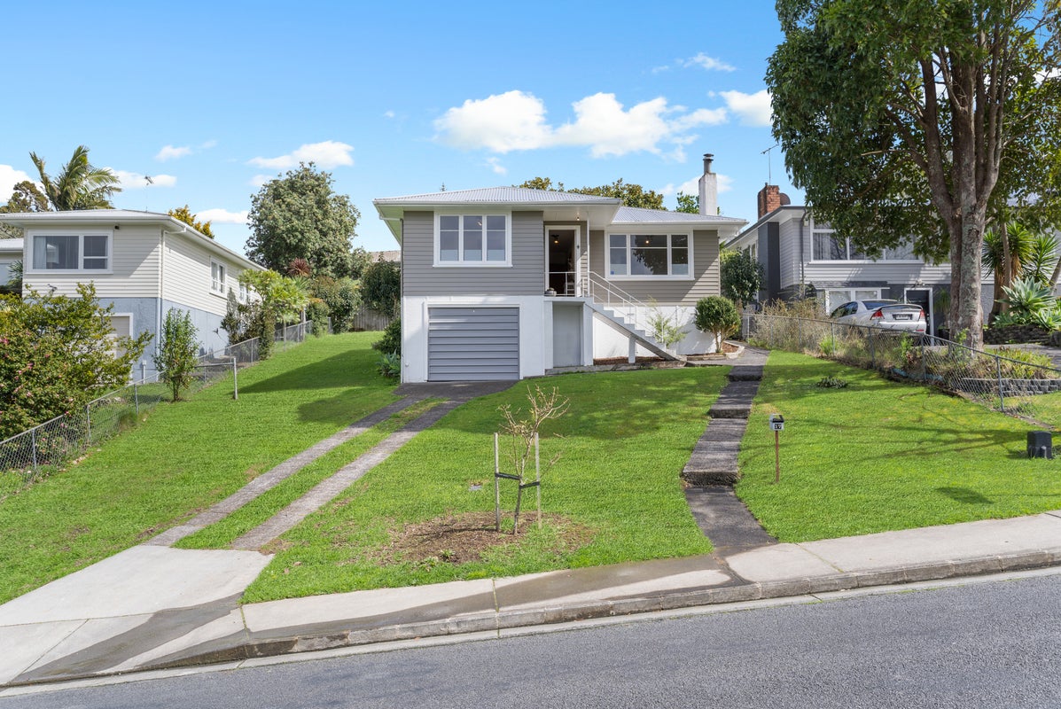 17 Kashmir Road, Glen Eden, Auckland - Carousel 1