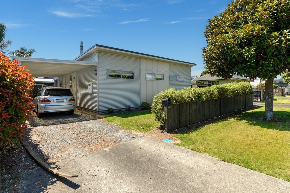 255 Range Road, Papamoa Beach, Papamoa - Carousel 1