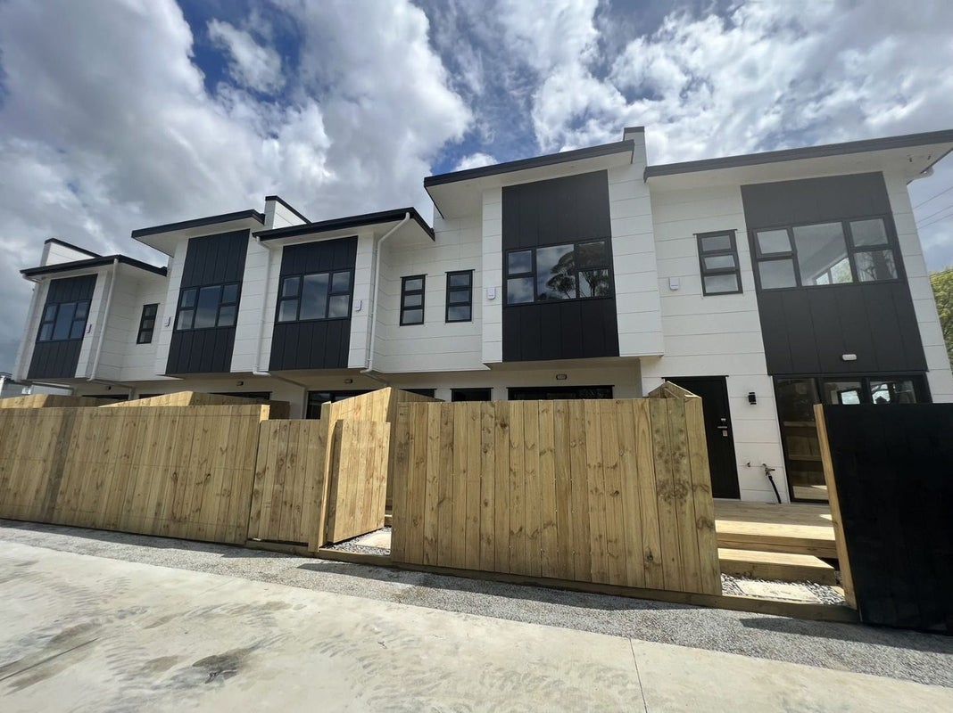2A Awatere Street, Clover Park, Auckland - Carousel 1