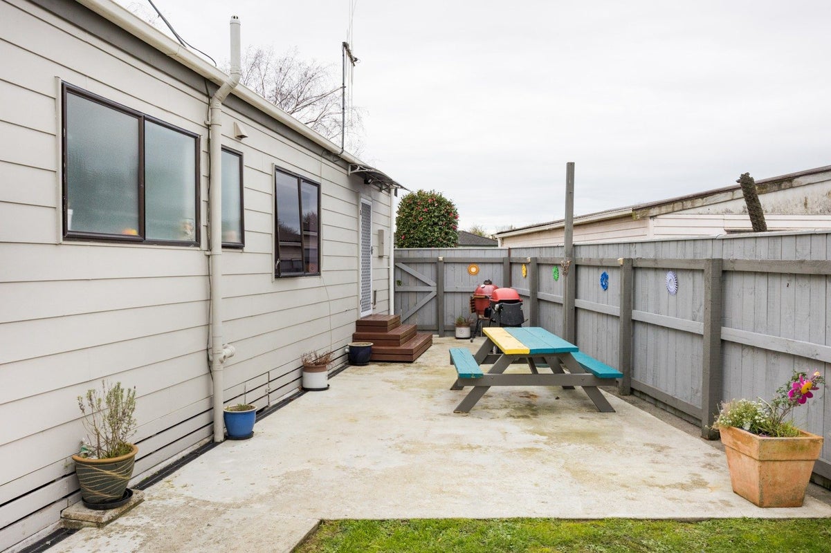 5 Cedar Grove, Highbury, Palmerston North - Carousel 18