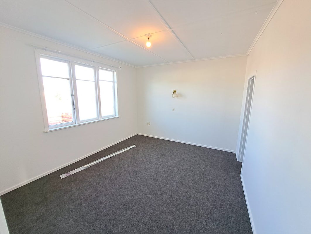 84 Ngamotu Road, Spotswood, New Plymouth - Carousel 2