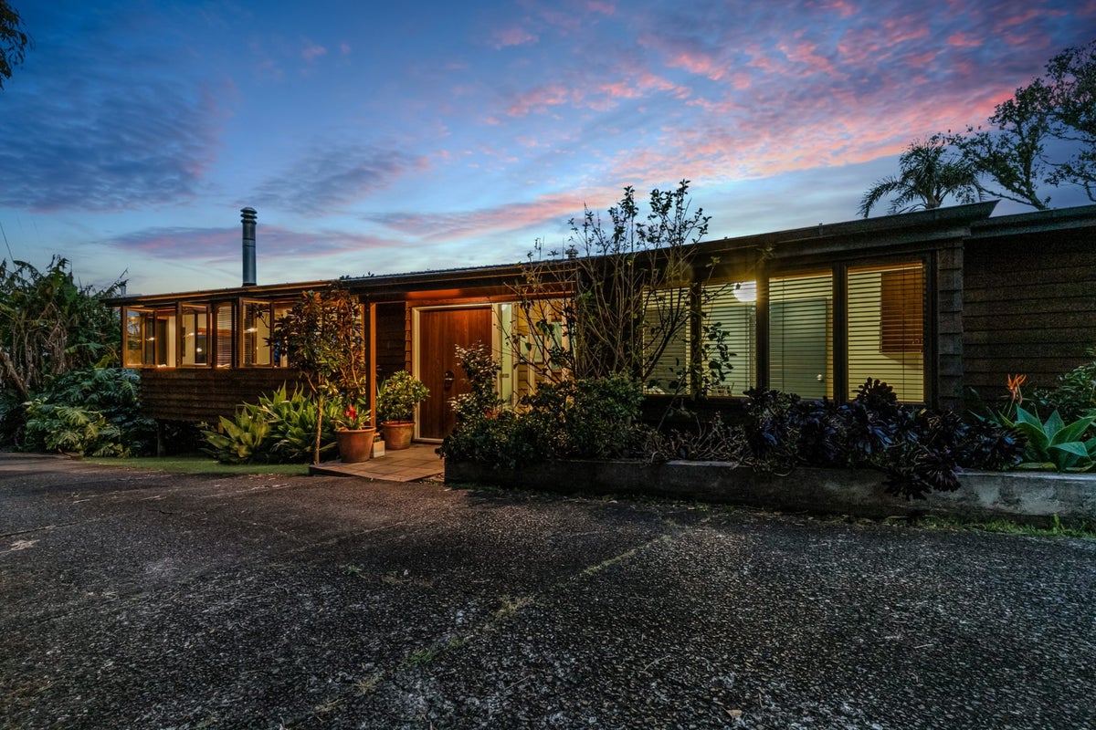 170 Vipond Road, Stanmore Bay, Whangaparaoa - Carousel 1