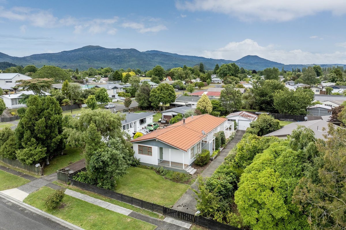 36 Te Rewha Street, Turangi, Turangi - Carousel 27