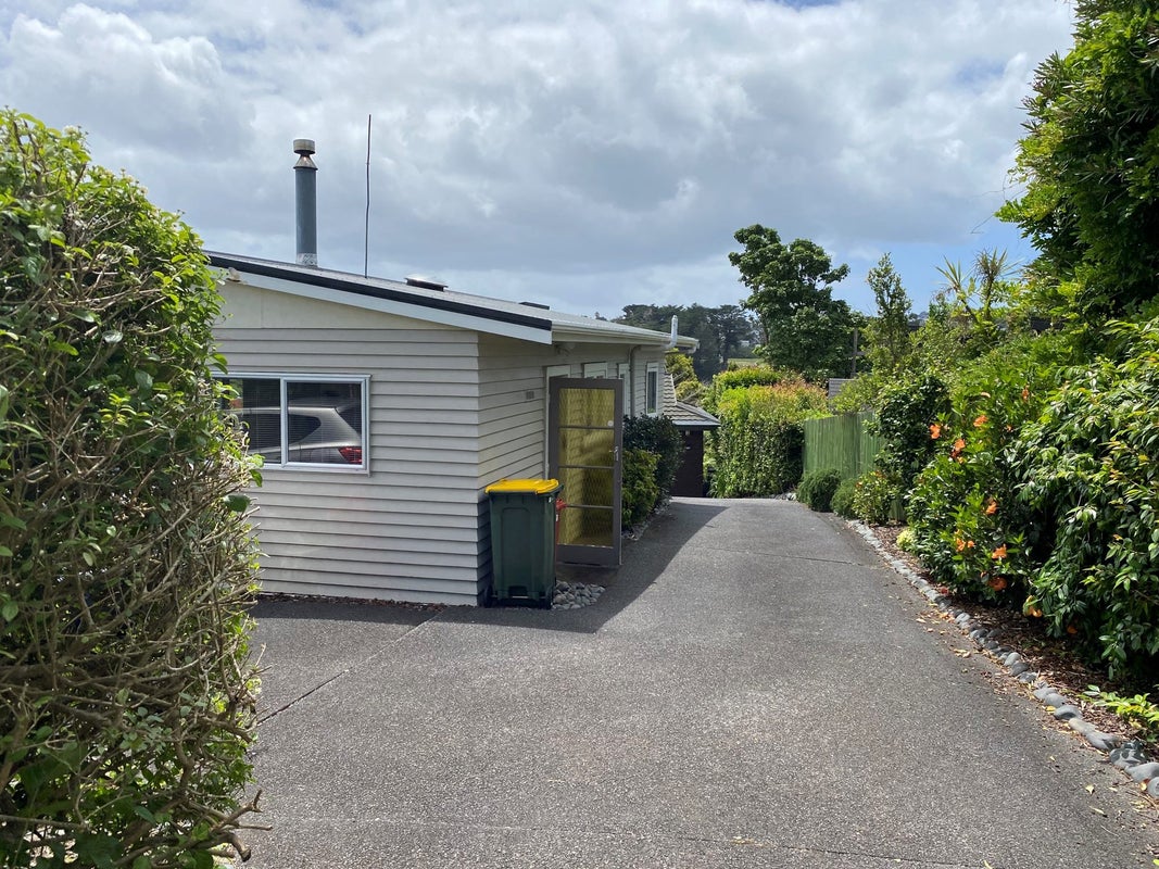 27 Kauri Road, Stanmore Bay, Whangaparaoa - Carousel 1
