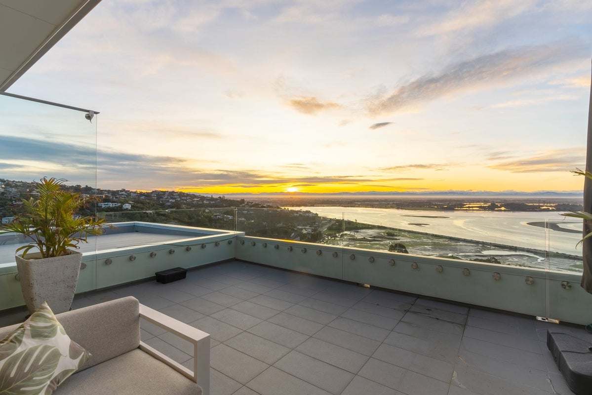 11A Inverness Lane, Redcliffs, Christchurch - Carousel 2