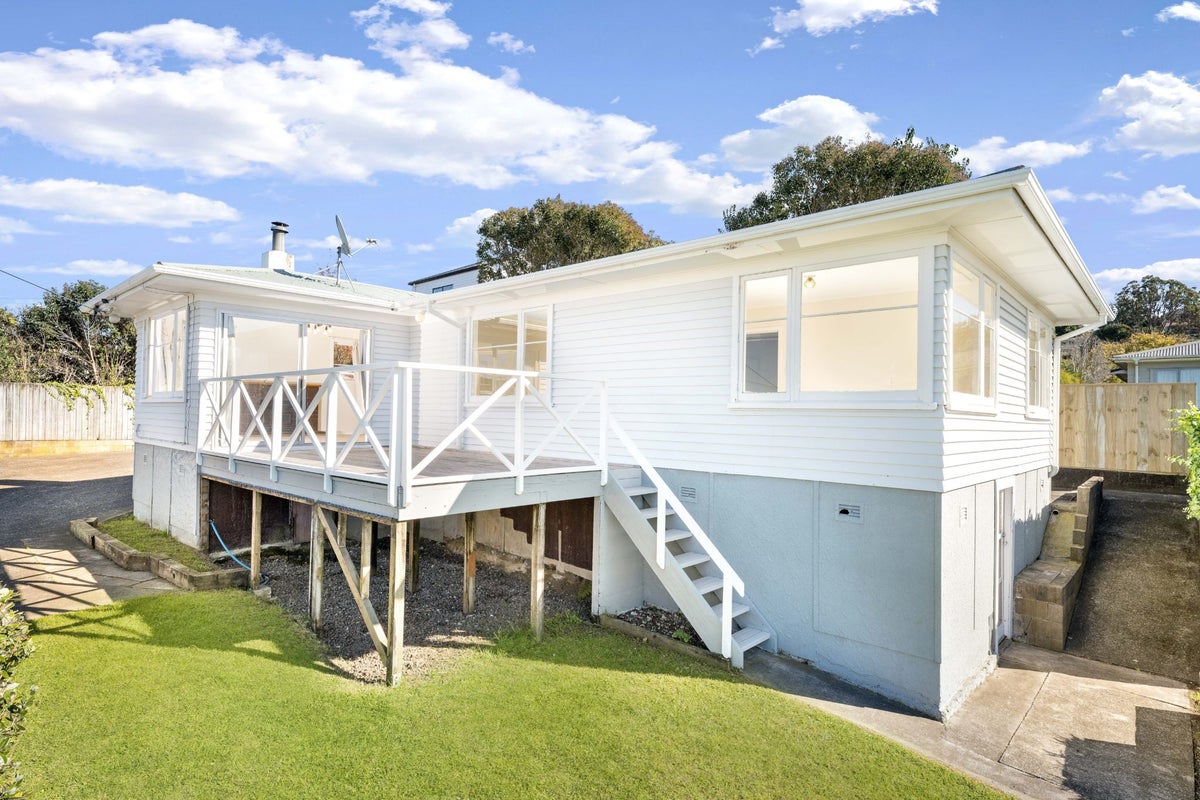 196 Archers Road, Glenfield, Auckland - Carousel 2