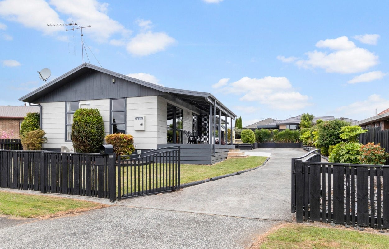 85 Amanda Avenue, Dinsdale, Hamilton - Carousel 1