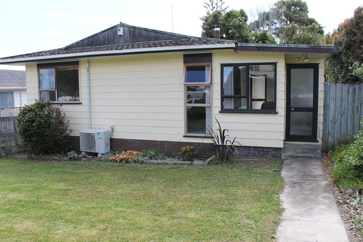 5 Waari Avenue, Sunnyvale, Auckland - Carousel 1