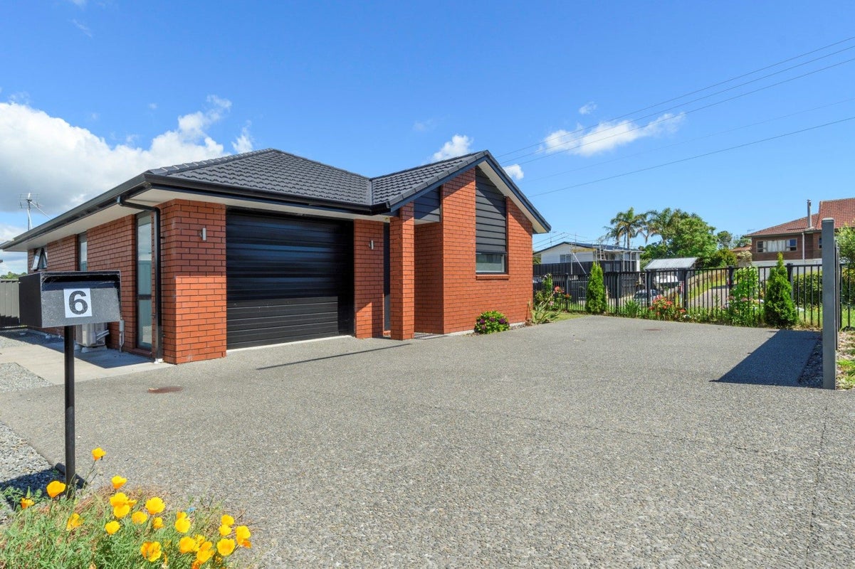 6 Watene Way, Welcome Bay, Tauranga - Carousel 1
