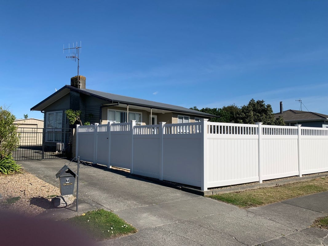 7 Skerrett Crescent, Tamatea, Napier - Carousel 1