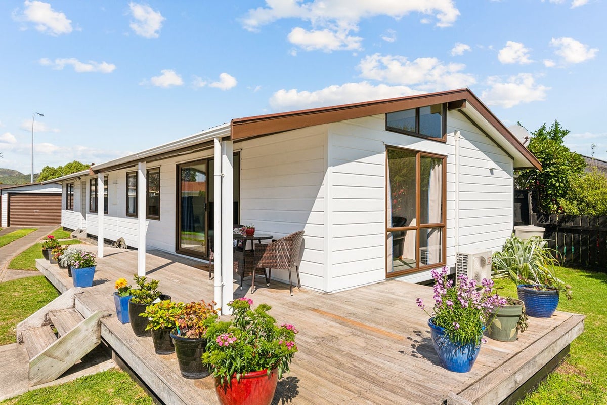 46 Hollis Road, Paraparaumu Beach, Paraparaumu - Carousel 1