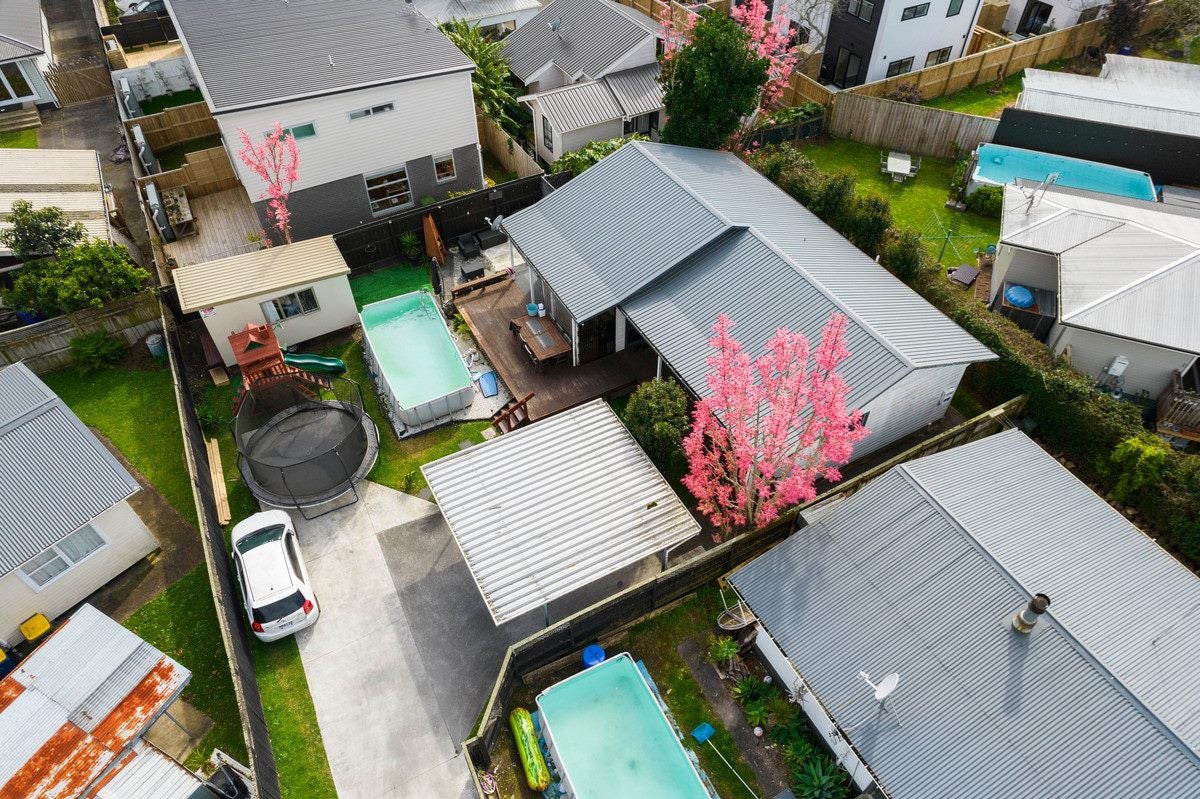 61A Graham Avenue, Te Atatu Peninsula, Auckland - Carousel 24