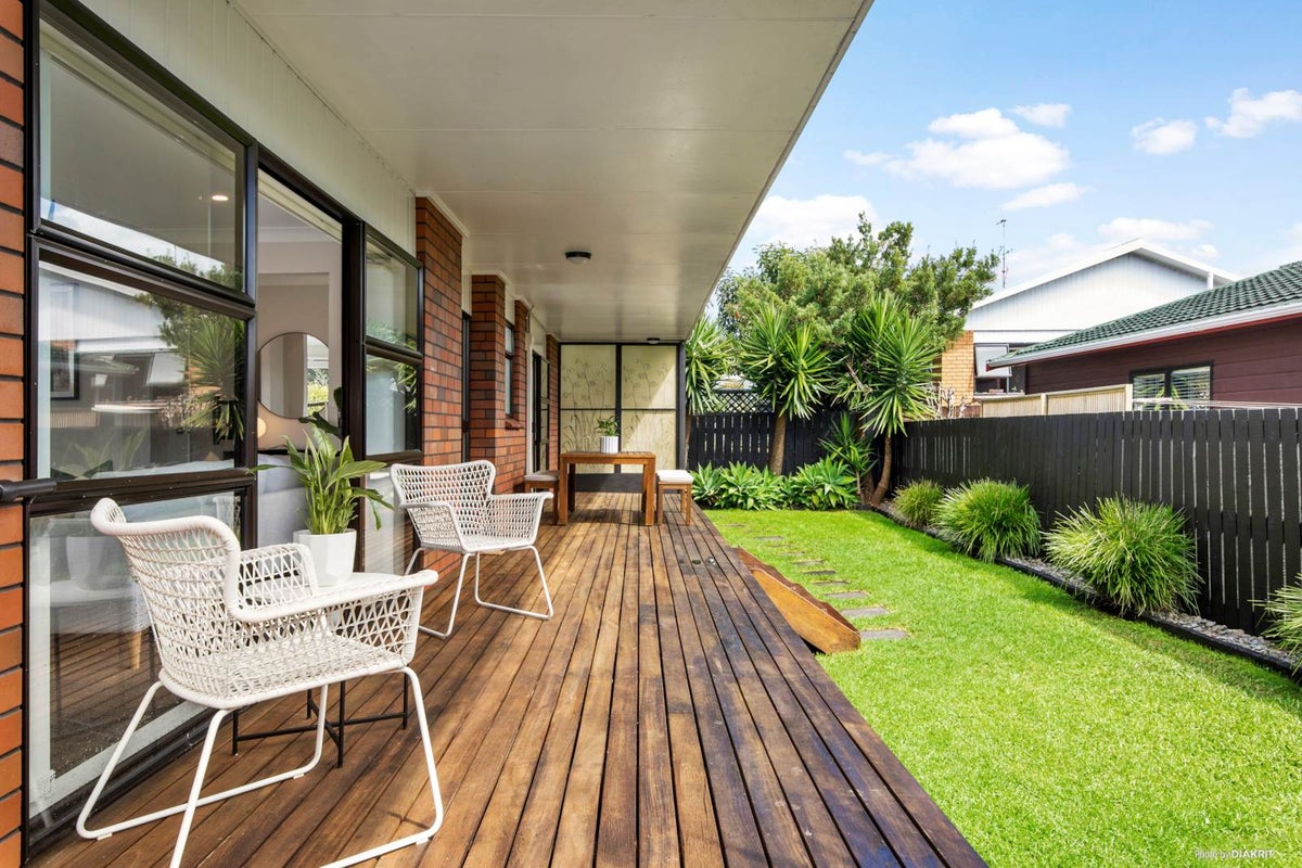 10A Walmer Road, Point Chevalier, Auckland - Carousel 2