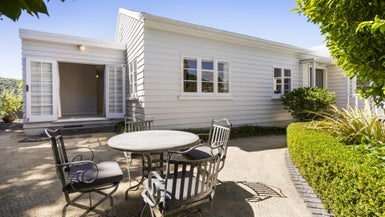 8 Baroda Street, Khandallah, Wellington - Carousel 1
