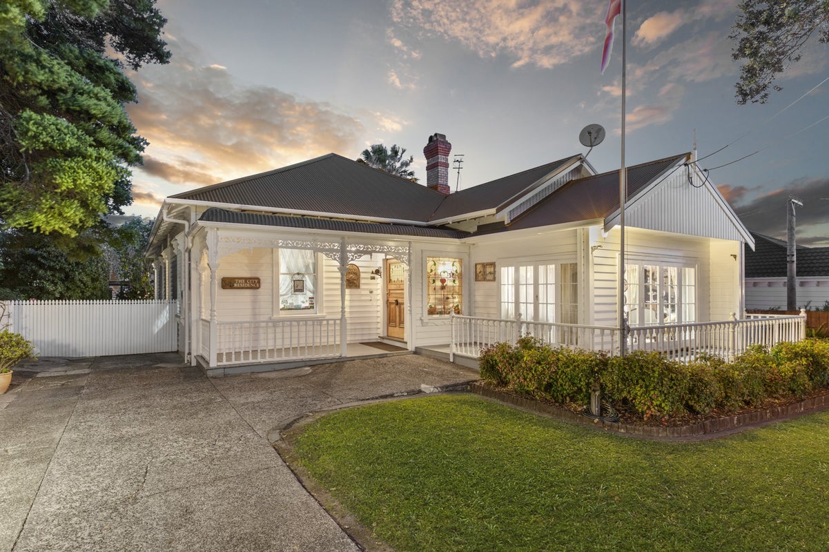 1A Oriental Terrace, Oriental Bay, Wellington - Carousel 1