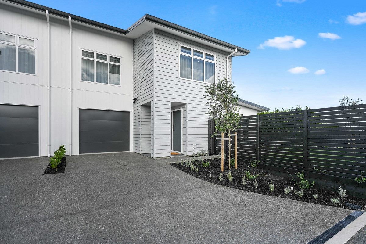 2/10 Gallants Place, Flagstaff, Hamilton - Carousel 1