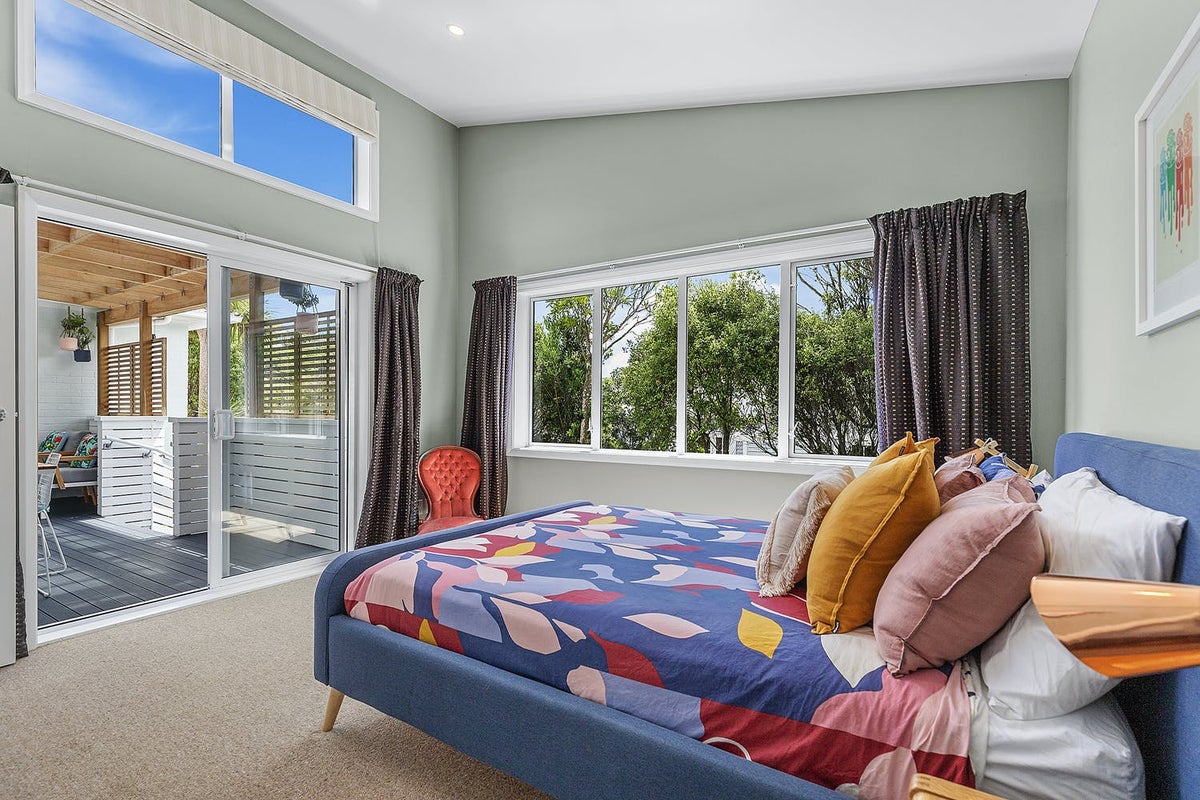 18 Raumati Terrace, Khandallah, Wellington - Carousel 2