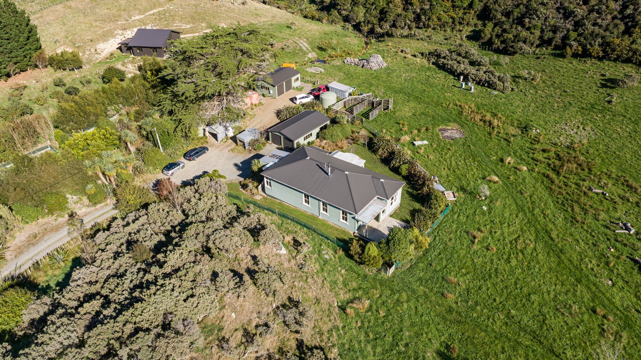 529 Makara Road, Karori - Carousel 32