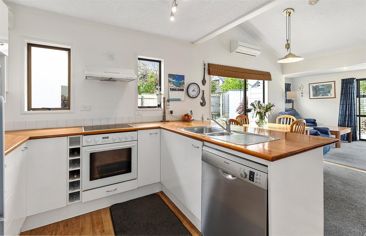 102 Mercury Way, Whitby, Porirua - Carousel 2