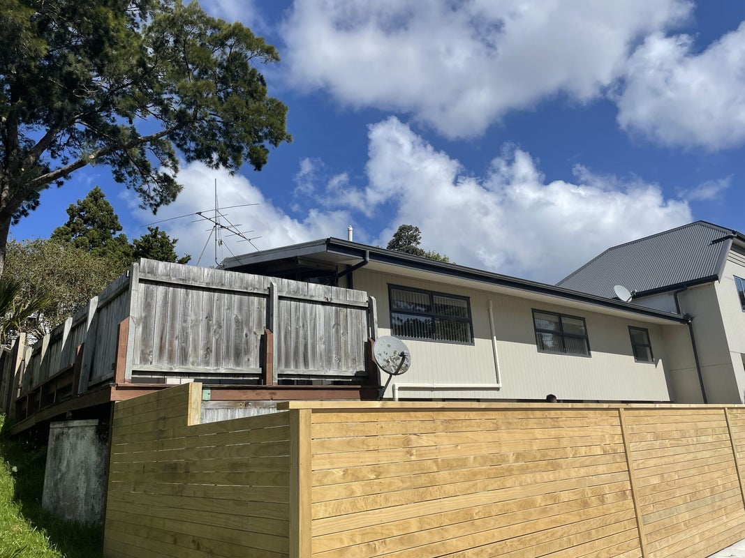 3 Tauhinu Road, Greenhithe, Auckland - Carousel 2