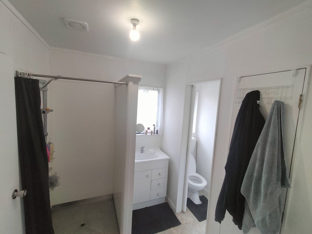 33 Mackenzie Street, Te Atatu South, Auckland - Carousel 4