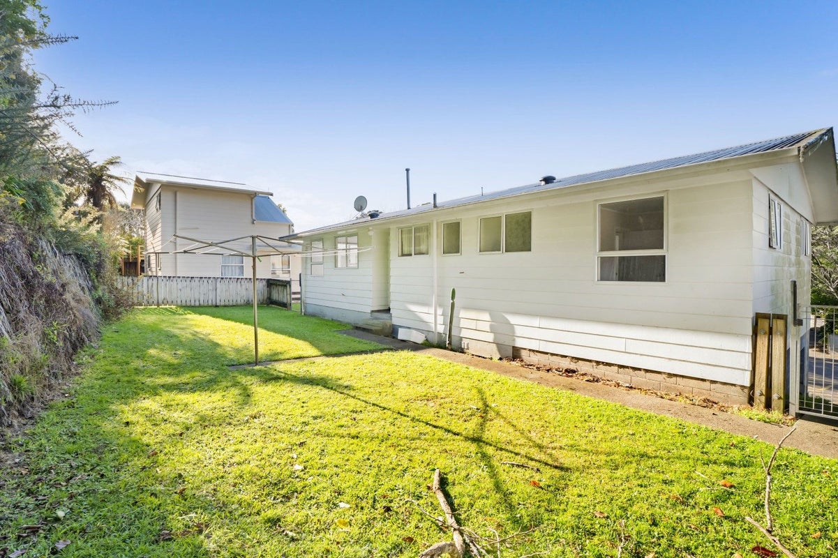 5D Bromley Place, Westown, New Plymouth - Carousel 11