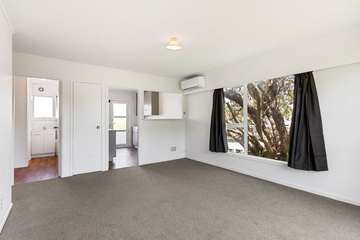 3/22 Fowlds Avenue, Sandringham, Auckland - Carousel 2