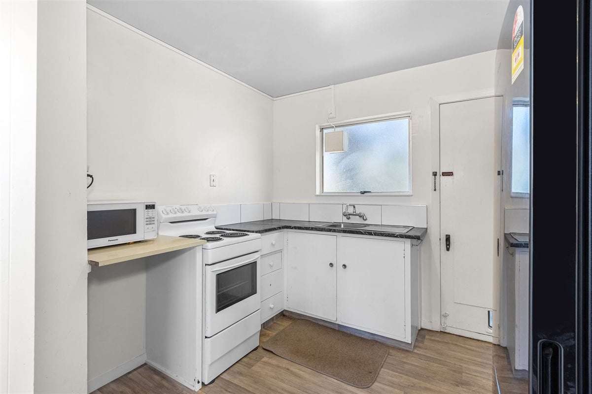 1/27 Andover Street, Merivale, Christchurch - Carousel 2
