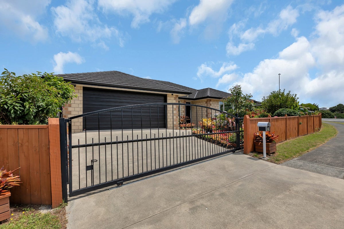 2 Ocean View Rise, Ruakaka - Carousel 1
