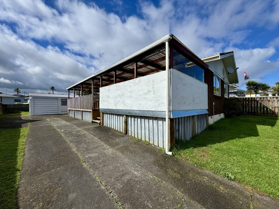 68 Zelda Avenue, Clover Park, Auckland - Carousel 1