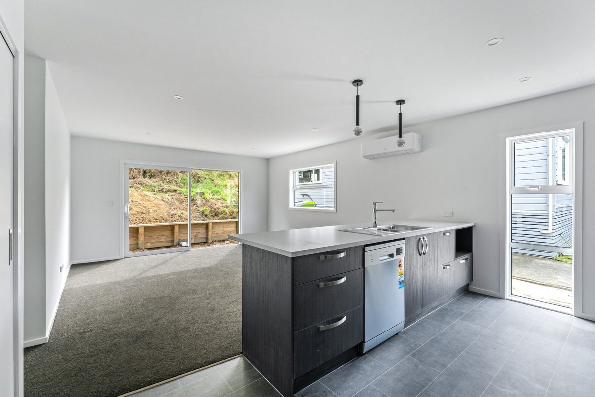 394 Kaikorai Valley Road, Bradford, Dunedin - Carousel 5