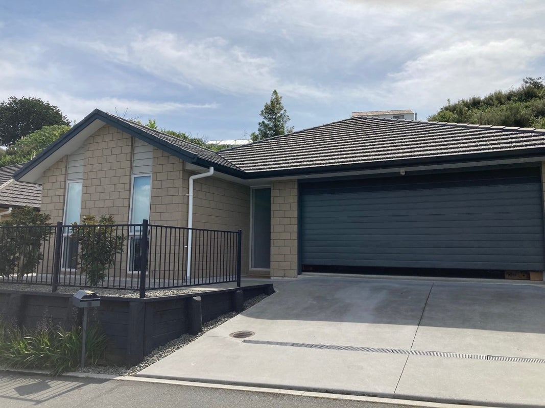 2 Stable Way, Brookfield, Tauranga - Carousel 1