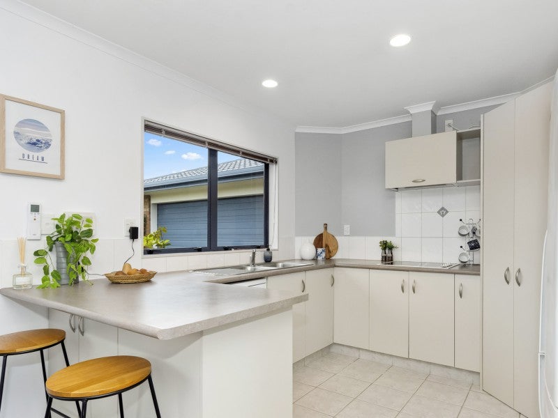 28 Summerland Crescent, Papamoa Beach, Papamoa - Carousel 2