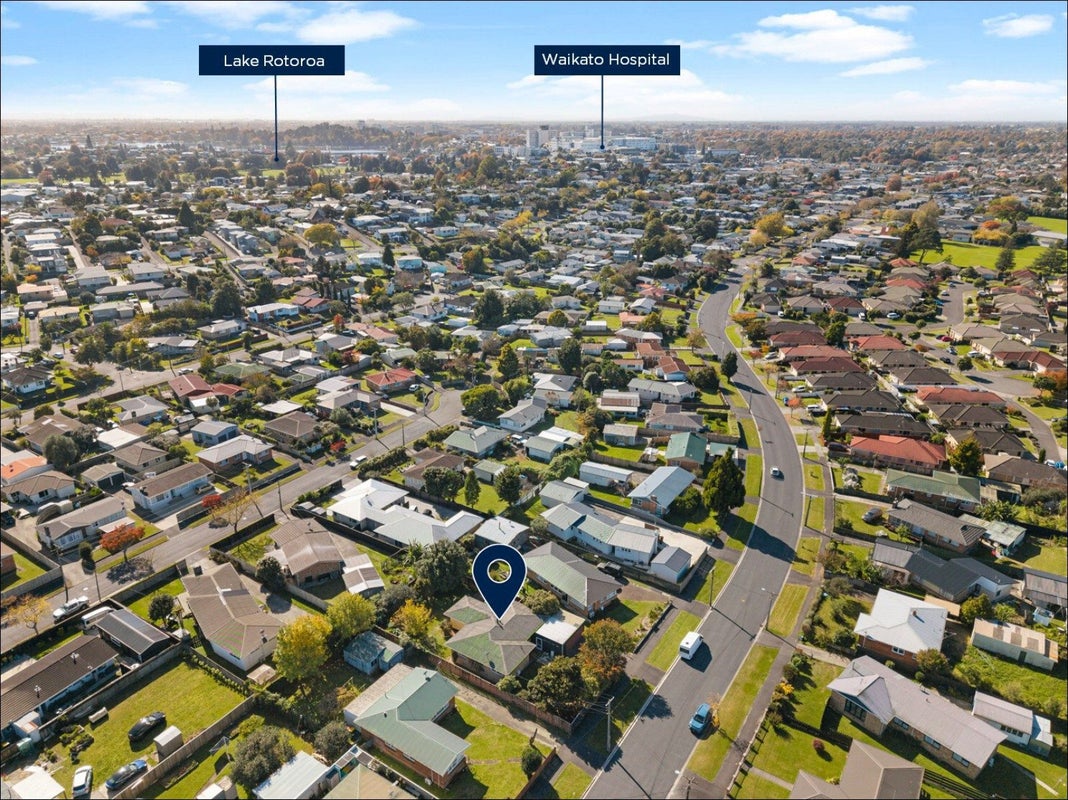 102 Mount View Road, Melville, Hamilton, Waikato - Carousel 27