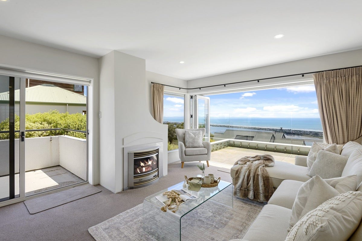 1/6 Horizon Heights, Redcliffs, Christchurch - Carousel 2
