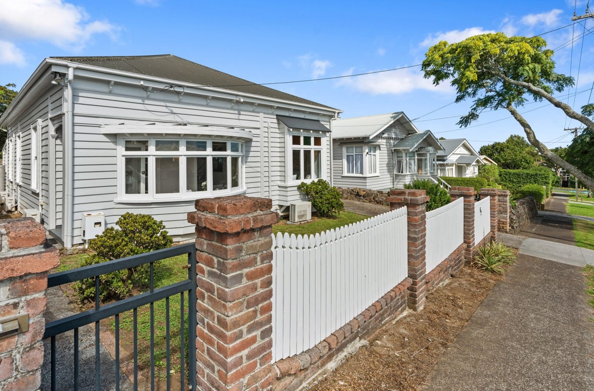 57 Cameron Street, Onehunga, Auckland - Carousel 1