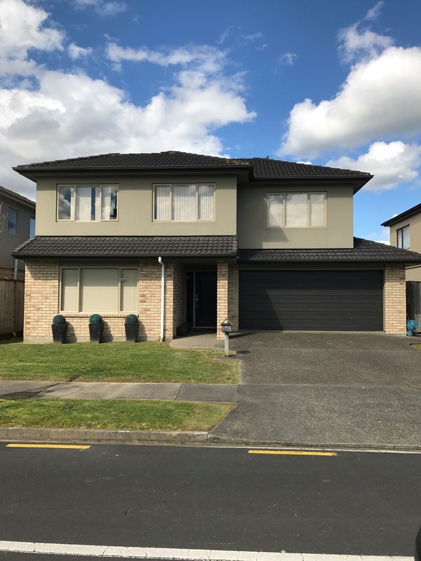 8 Manchester Drive, Flat Bush, Auckland - Carousel 1