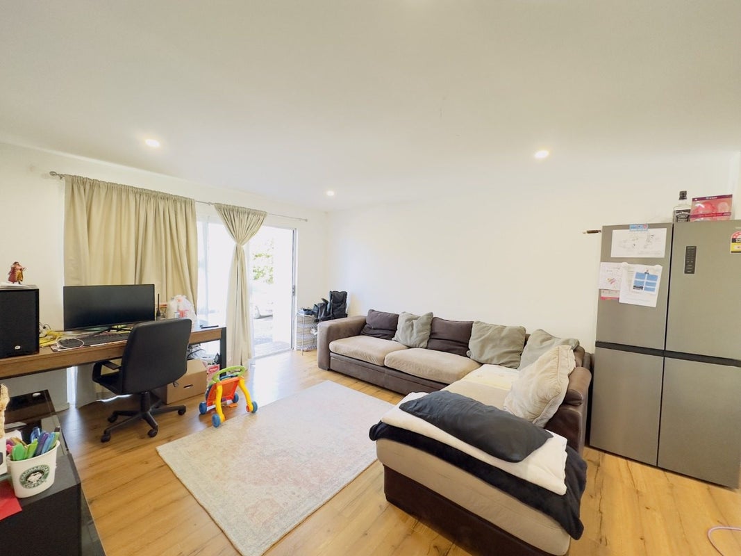 1/7 Cebalo Place, Mount Wellington, Auckland - Carousel 1