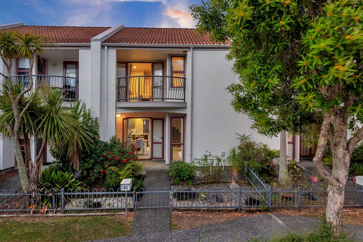 42 Winery Way, Henderson, Auckland - Carousel 1