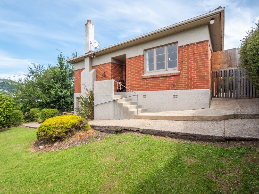 16 Neill Street, Abbotsford, Dunedin - Carousel 1