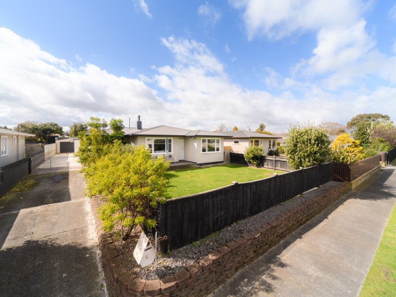 6 Stephens Crescent, Highbury, Palmerston North - Carousel 1