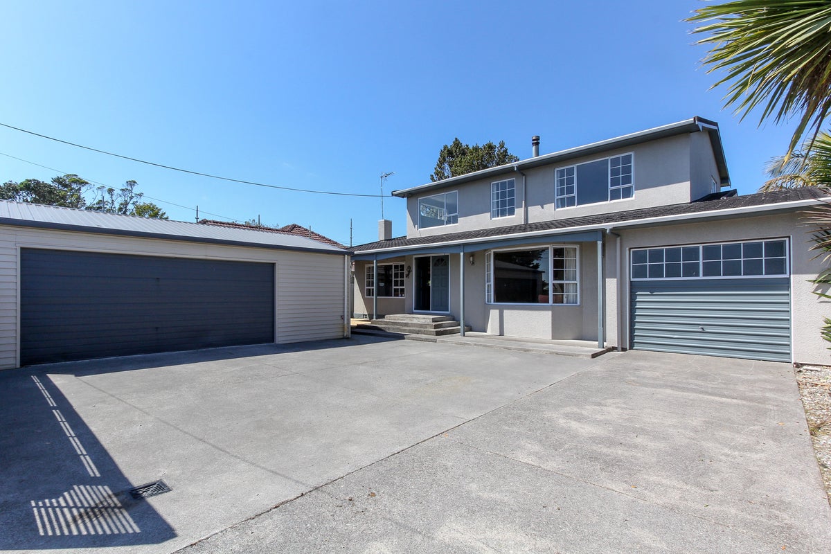 101 Brois Street, Frankleigh Park, New Plymouth - Carousel 1