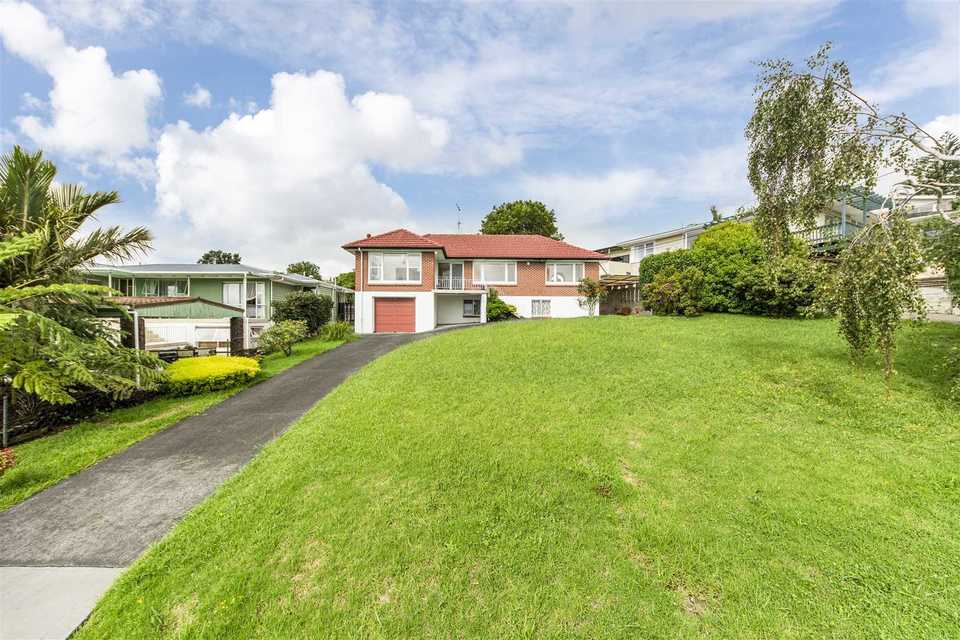 5 Wakeling Avenue, Te Atatu South, Auckland - Carousel 2