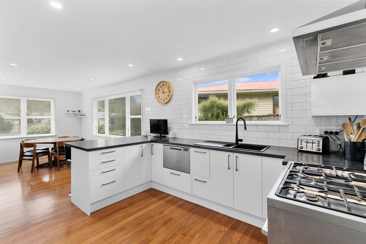 22 Mcdonald Street, Taita, Lower Hutt - Carousel 2