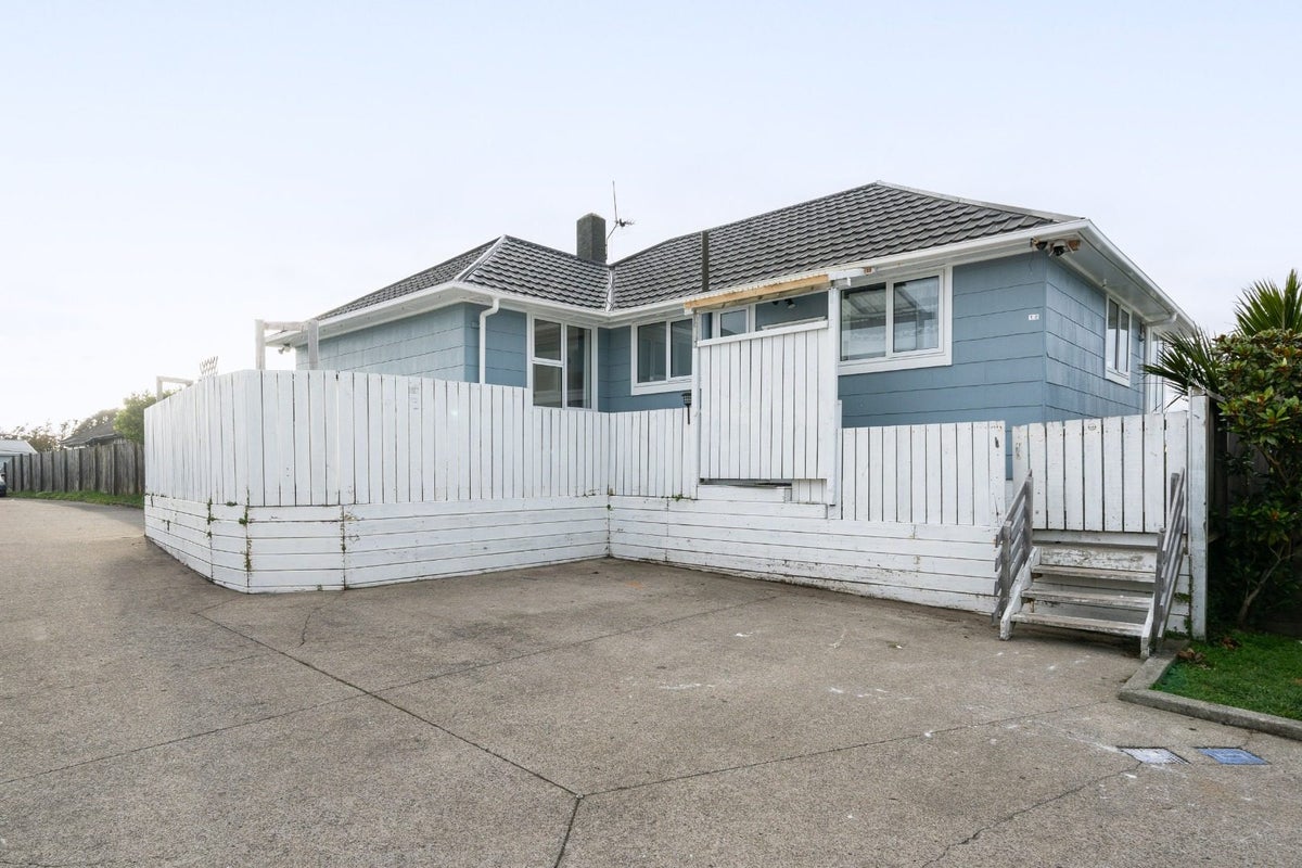12 Whenua View, Titahi Bay, Porirua - Carousel 1